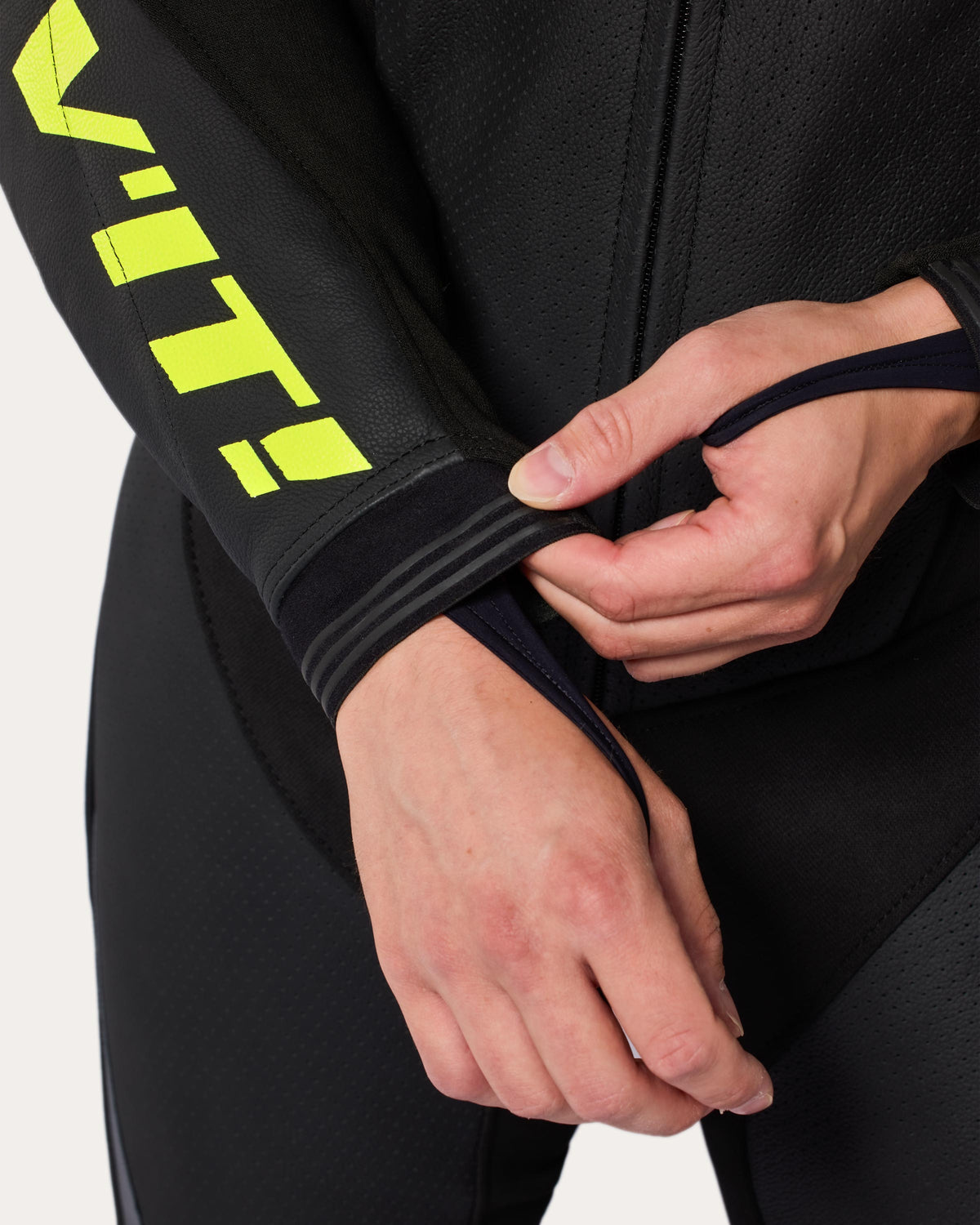 One Piece Argon 3 | Black-Neon Red - Detail