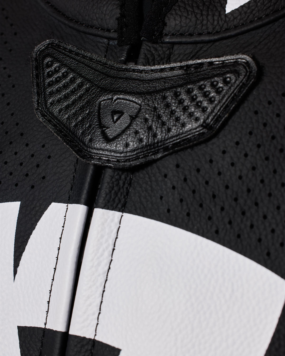 One Piece Argon 3 | Black-Neon Yellow - Detail