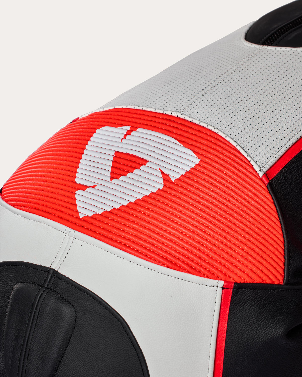 One Piece Xena 4 Ladies | White-Neon Red - Detail