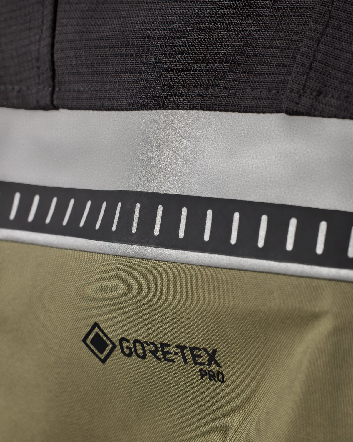 Jacket Dominator 3 GTX | Black-Dark Green - Detail
