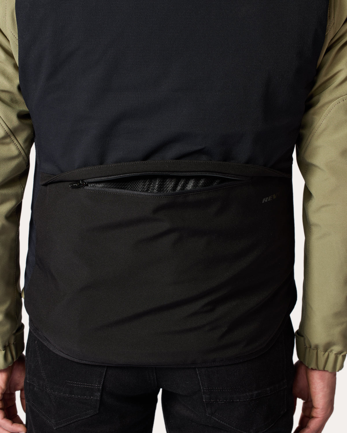 Airbag Avertum Street Tech-Air | Black - Detail