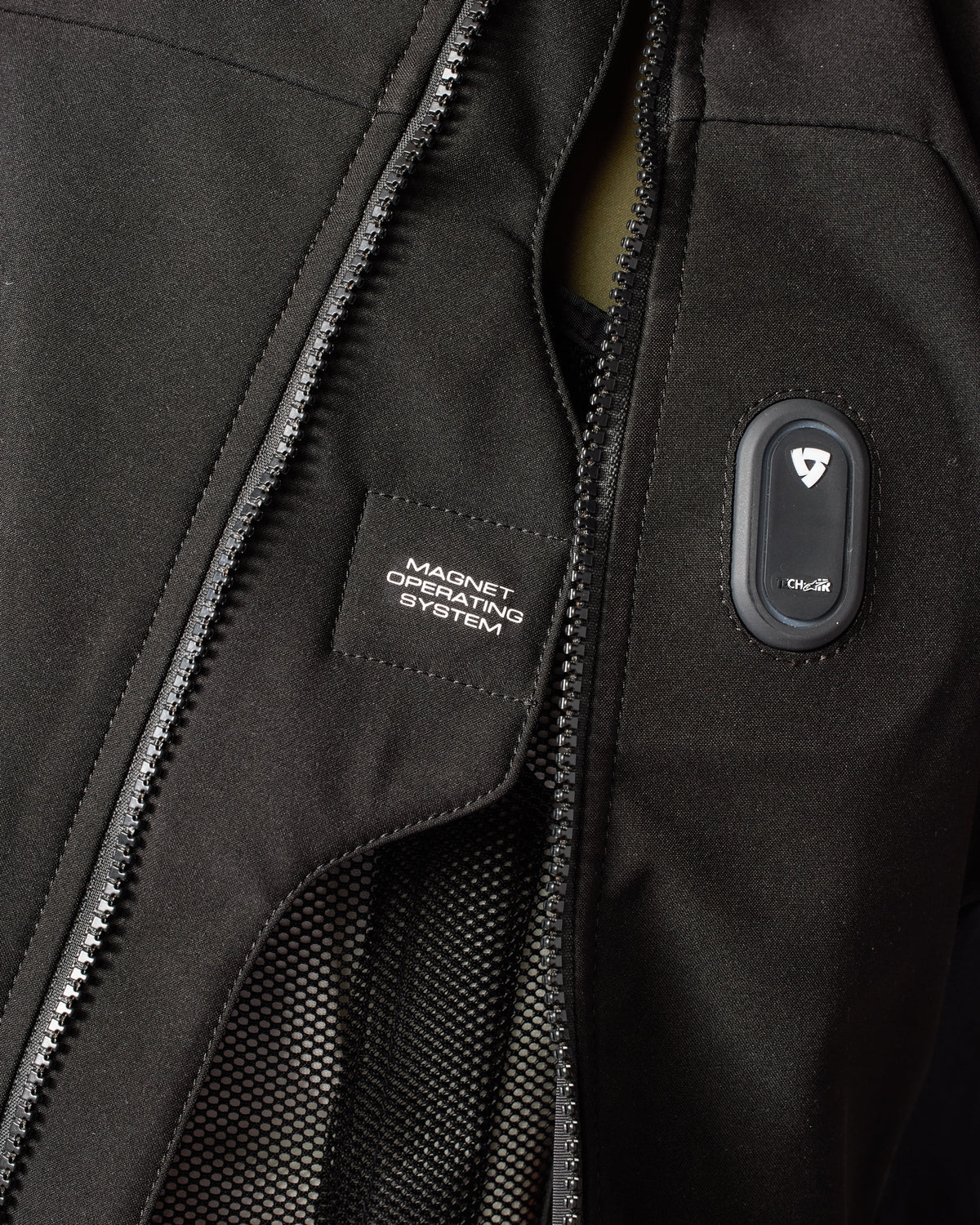Airbag Avertum Street Tech-Air | Black - Detail
