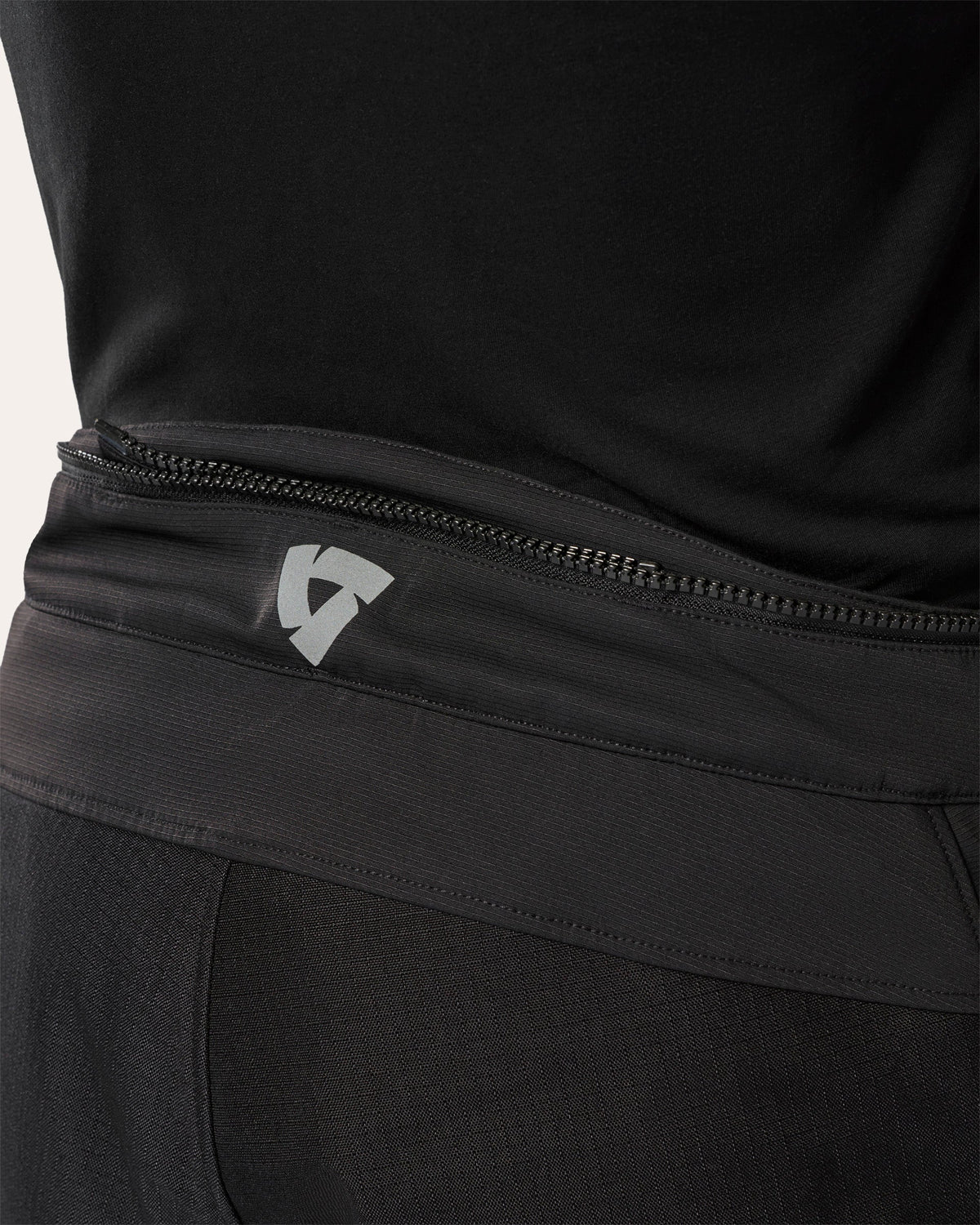 Pants Defender 4 GTX | Black - Detail