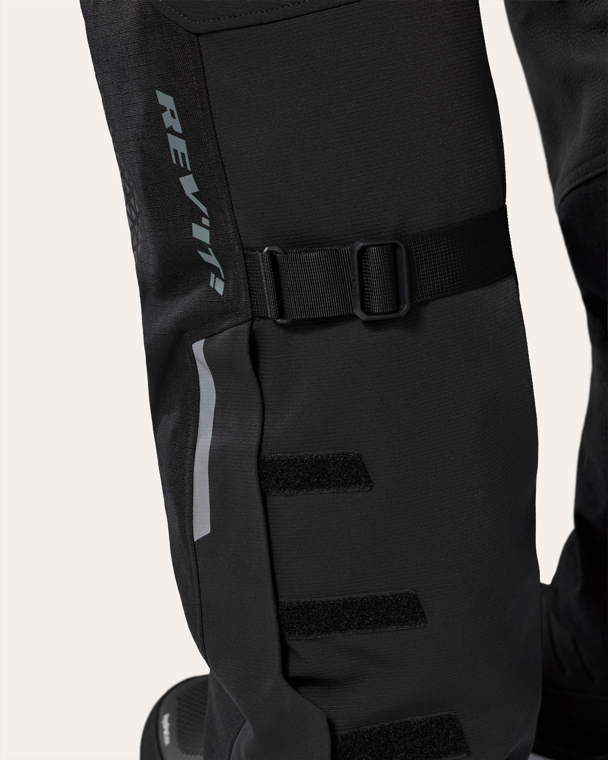 Pants Defender 4 GTX | Black - Detail