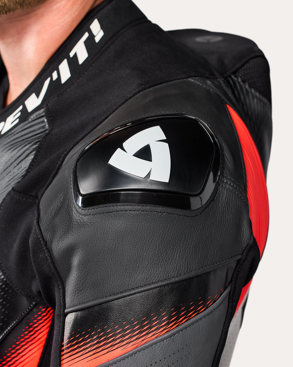 One Piece Control | Black-Neon Red - Detail